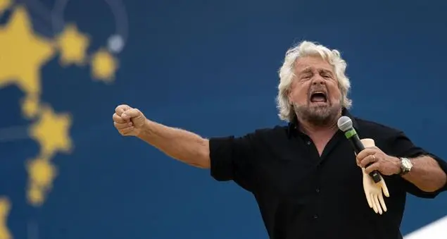 La svolta pro vax di Beppe Grillo