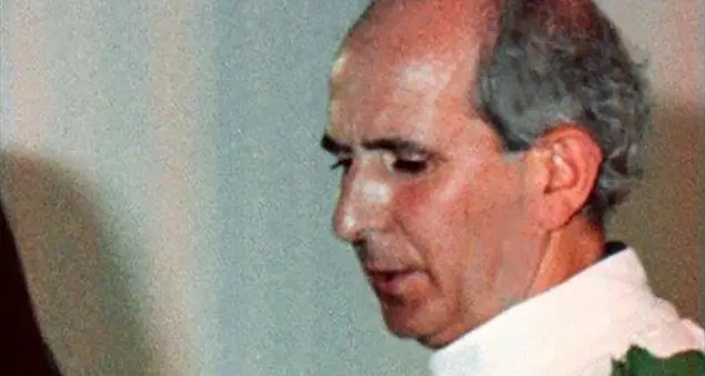 Il prete che insegnava a chiedere per favore