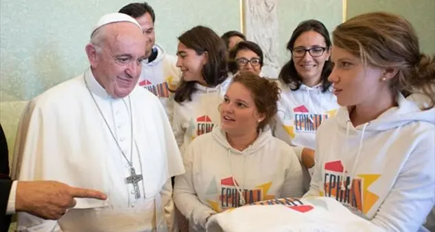 Papa Francesco: «Aiutare i poveri non è \"da comunisti\", è Vangelo»