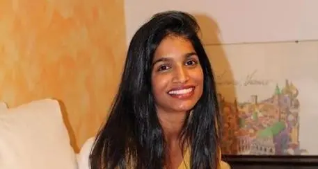 «Non voglio stare vicino a una negra»: l’ennesimo episodio di razzismo sul treno