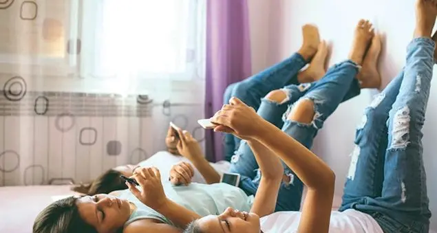 Quei ragazzi tranquilli che augurano \"morte e stupri\" via messaggio