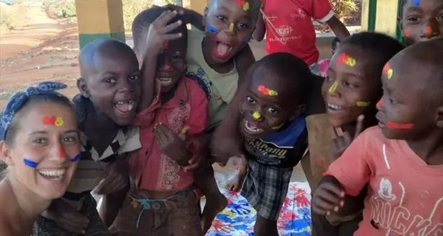 Chi è Silvia Romano, la volontaria con l'Africa e i bambini nel cuore