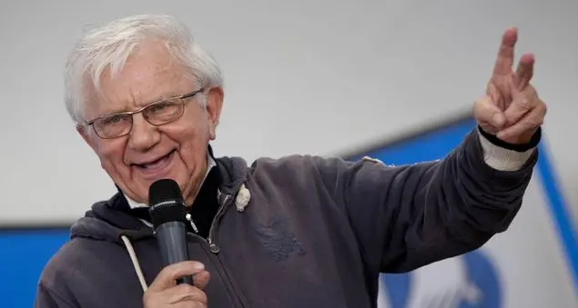 Don Mazzi: serve più educazione al bere in famiglia