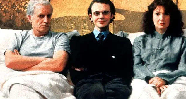 Troppo comodo continuare a vivere con mamma e papà