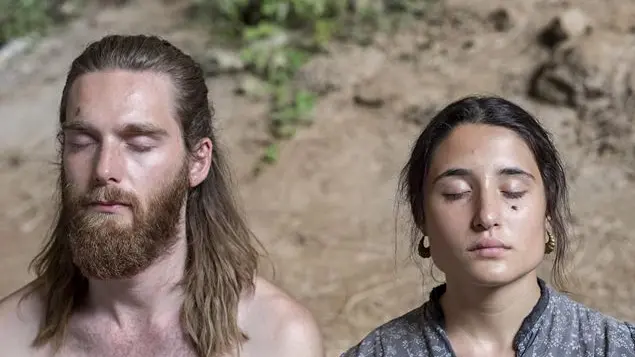 Una pastorella salva gli hippy di Martone