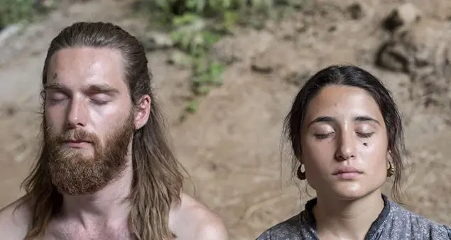 Una pastorella salva gli hippy di Martone