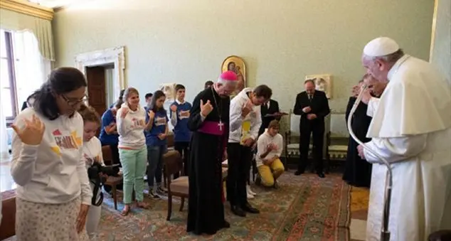 Papa Francesco: «La corruzione toglie il cuore dal petto e lo mette nelle tasche»