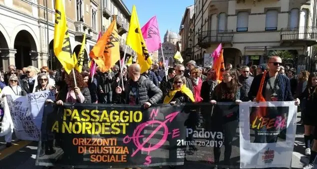 \"Il nemico è la mafia non i migranti\"