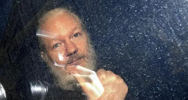 Arrestato Assange, l'uomo di Wikileaks