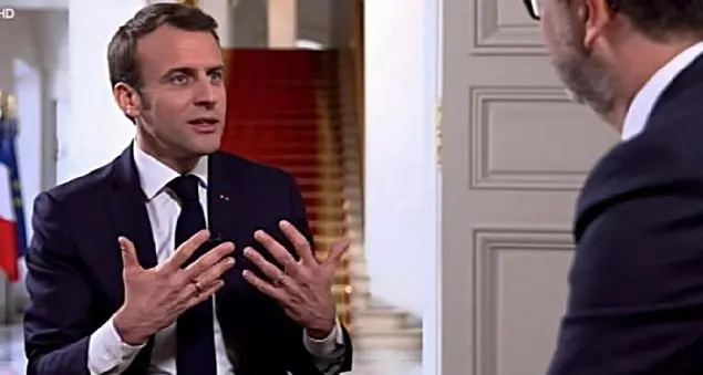 Macron da Fazio: «Sui migranti abbiamo sbagliato: ci vuole più solidarietà dall'Europa»