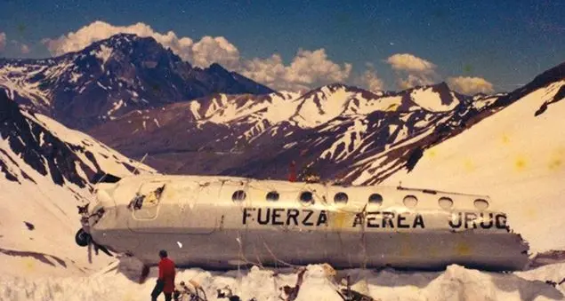 Ande, 1972. L'incidente aereo costrinse i sopravvissuti a cibarsi dei morti. Roberto Canessa c'era e racconta