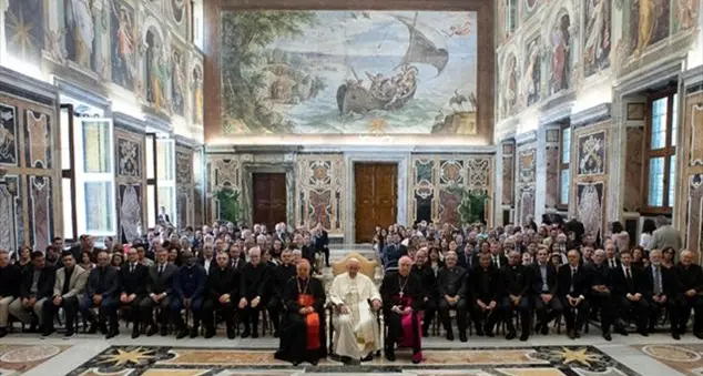 Francesco a Poste e Telefoni vaticani: «È grazie a voi che il mondo può raggiungere il Papa»