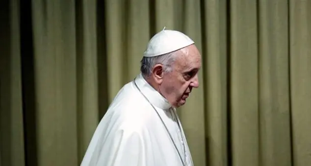 Quelle accuse di eresia contro papa Francesco