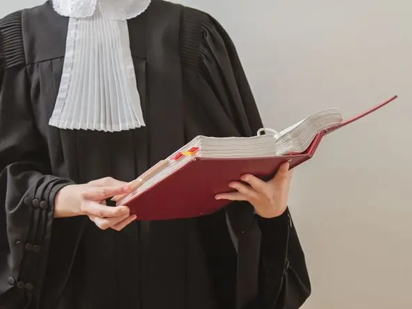 Il caso di Milano: «Avvocatesse in gravidanza i diritti ci sono anche per noi. Facciamoli valere»