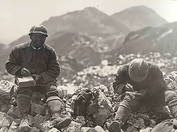 Cartoline, i \"social\" della Grande Guerra che raccontano paure e affetti dei ragazzi del '99