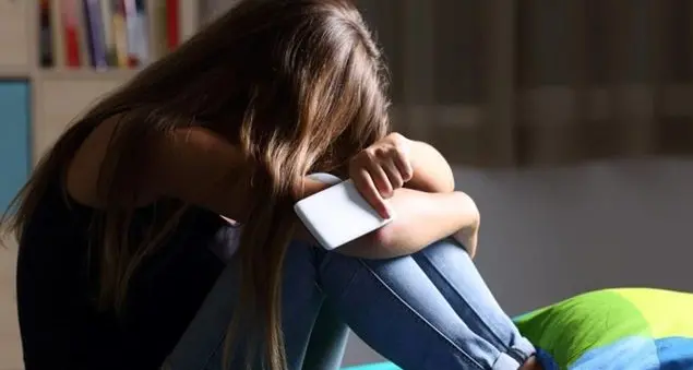 Un decalogo per proteggere i figli dalle trappole della rete