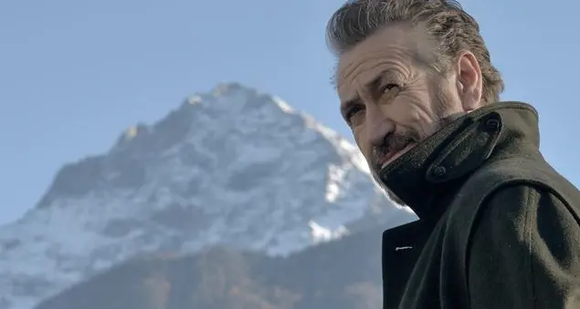 Marco Giallini: «Porto il Crocifisso perchè ho bisogno di credere che Dio ci sia»