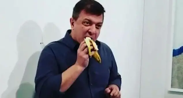 Se l'arte scivola su una buccia di banana
