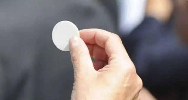 Dare ostie non consacrate ai bimbi dopo Messa? Meglio di no, ecco perché