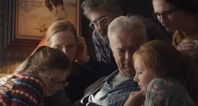 Lo spot della Apple incanta ma non racconta la verità