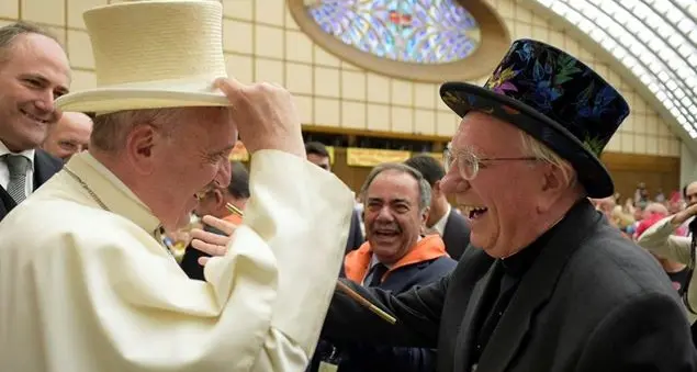 Prete per vocazione, mago per missione