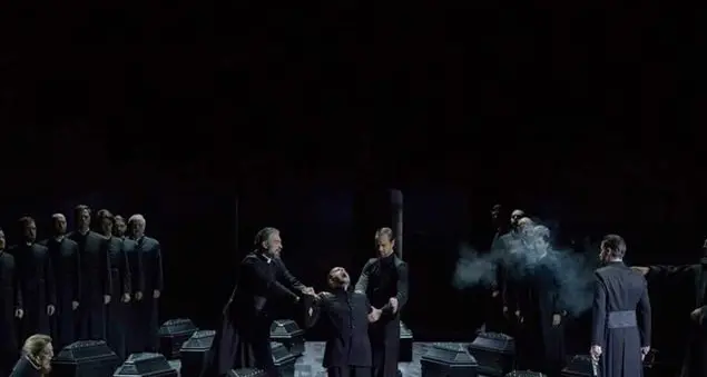 A Venezia \"Don Carlo\" trionfa sull'acqua alta