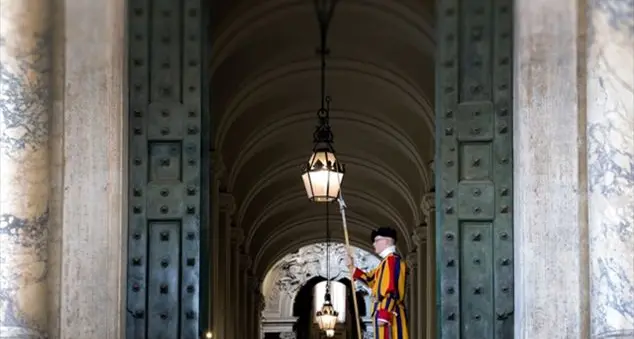 Perché nella Chiesa ci sono i gradi e si fa carriera