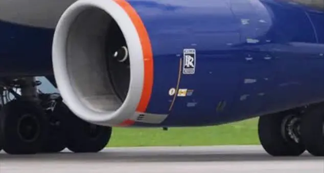 Cosa ci dice quel bambino morto nel carrello di un aereo a 10 mila metri di quota