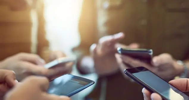 Giovani iperconnessi e ignari dei pericoli del web