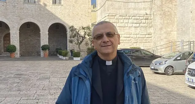 De Robertis: «Basta parlare di guerre e migrazioni senza saperne nulla»