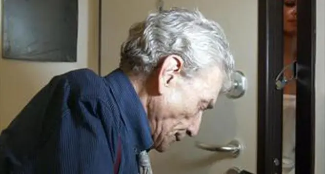 Cari anziani, noi figli e nipoti vi tuteliamo così