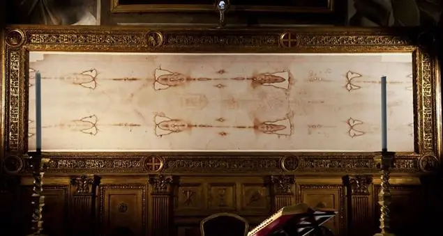 La SIndone, lo specchio del Vangelo, che ci dà forza ricordando la passione del Signore