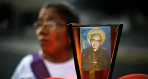 Sulle orme di Romero, innamorati e vivi. Anche in questi giorni