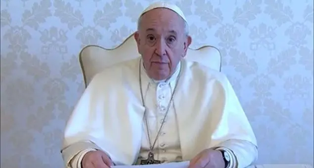 La lettera di Francesco alla giornalista Fabrizio: \"La maternità umiliata in nome dell'interesse economico\"