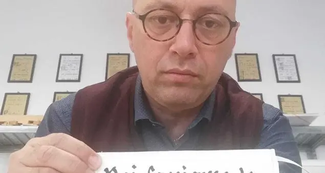 Dagli amanuensi di San Daniele del Friuli 500 mascherine al giorno per aiutare chi combatte la diffusione del Coronavirus