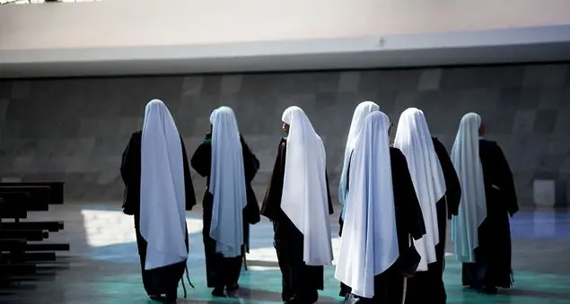 Sfruttamento e umiliazione delle suore, una vera vergogna