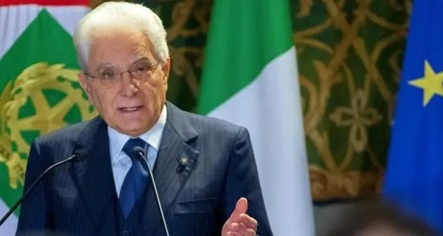 Mattarella: «Supereremo questo momento»