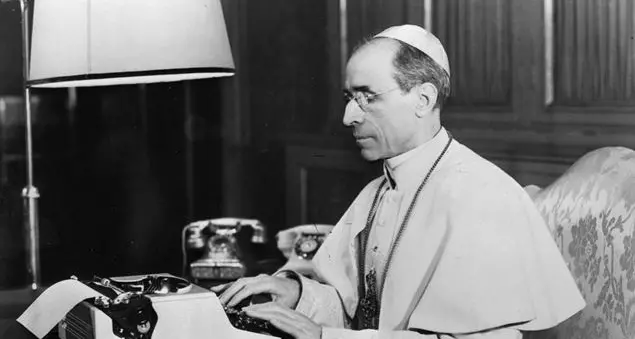 «Non aspettiamoci scoop dall'apertura degli archivi su Pio XII: il Vaticano aveva già pubblicato tutto»