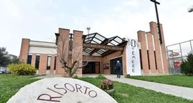 Il Vaticano: coinvolgere i laici e nessuna \"tariffa\" per le Messe