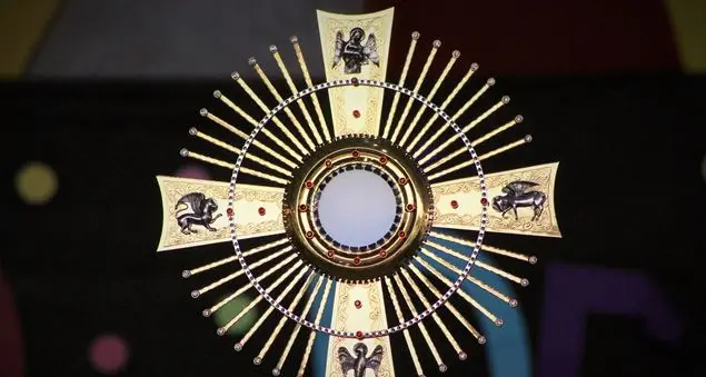 Vivere l'adorazione davanti al Santissimo Sacramento
