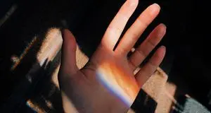 «Niente più guanti per la Comunione!»