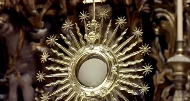 Quanto dura la presenza sacramentale del corpo di Cristo nel pane e nel vino?