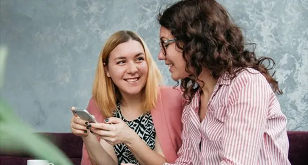 «Noi donne accusate di chiacchierare per ore... gli uomini non capiscono!»