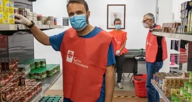 Impoveriti dal Covid, in tre mesi in novemila si sono rivolti ai centro d'ascolto Caritas di Milano