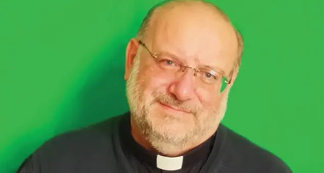 Nell'inferno degli orchi con don Fortunato, l'angelo degli angeli violati