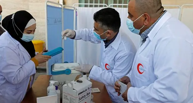 Insieme per gli ultimi: garantire il vaccino a tutti, senza distinzioni