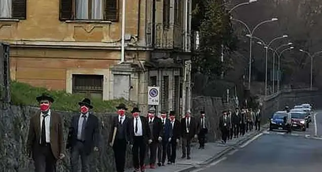 Uomini in piazza per dire basta alla violenza contro le donne