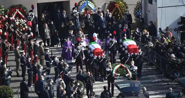 «Luca, Vittorio e Mustafà, uomini di pace uccisi da una violenza stupida e feroce»