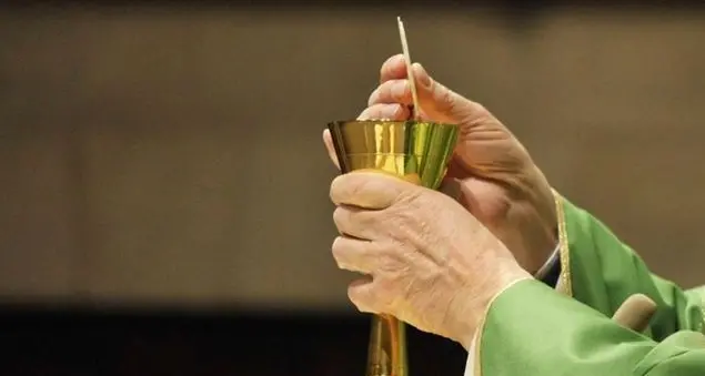 Profanato il tabernacolo, rubata la pisside: atto sacrilego a Irsina (Matera)