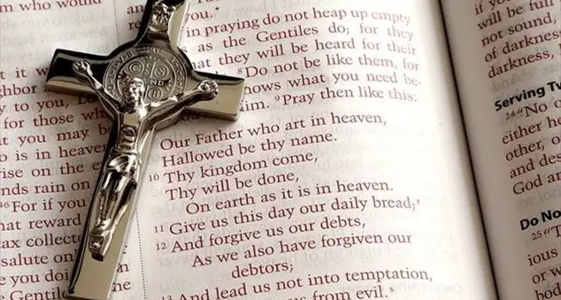 Nuova traduzione del Padre nostro: perché quell'\"indurre\" metteva disagio